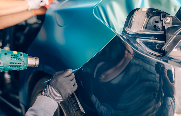 Nadwozie z laminatu vs aluminium: koszt formy, masa i naprawa – co wybrać?