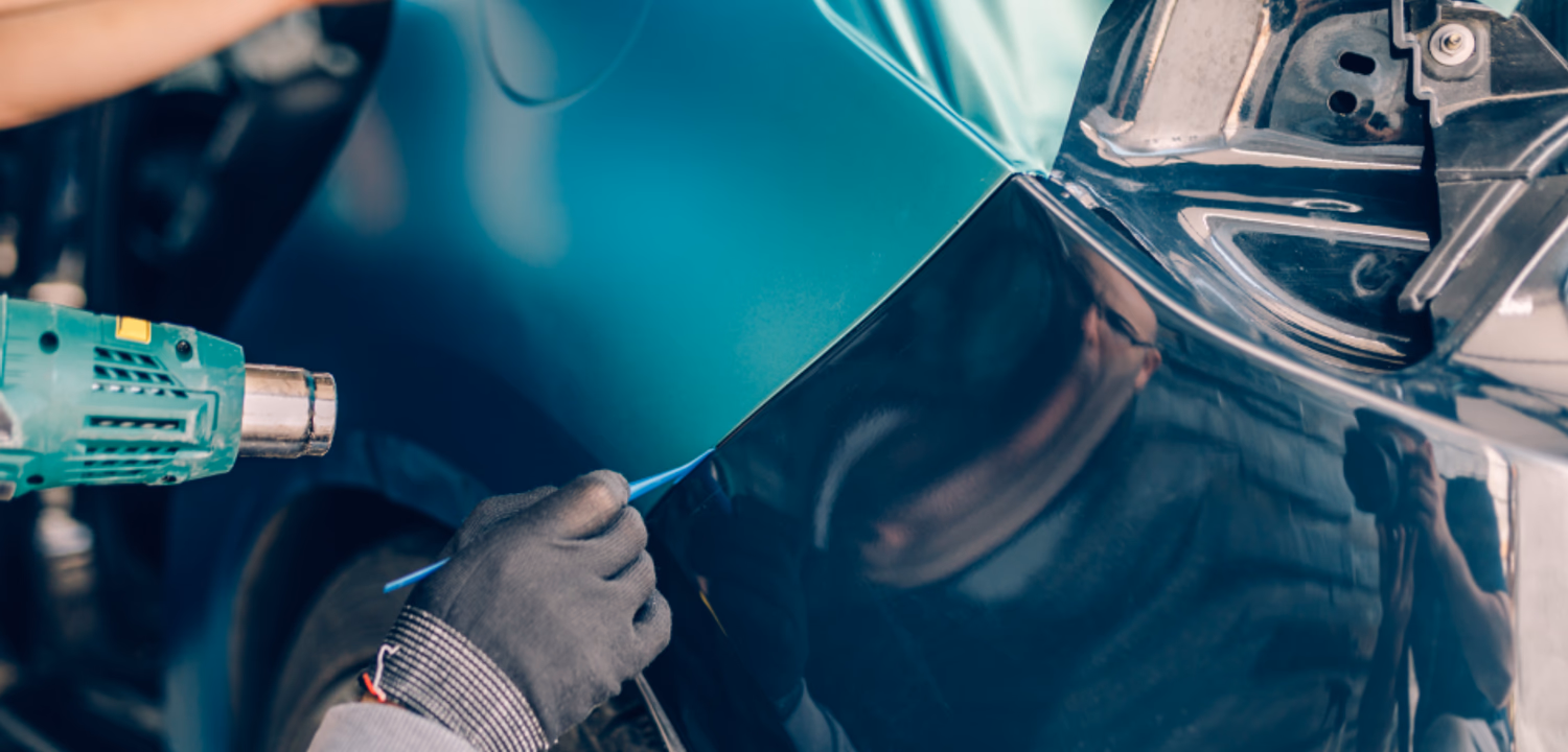 Nadwozie z laminatu vs aluminium: koszt formy, masa i naprawa – co wybrać?